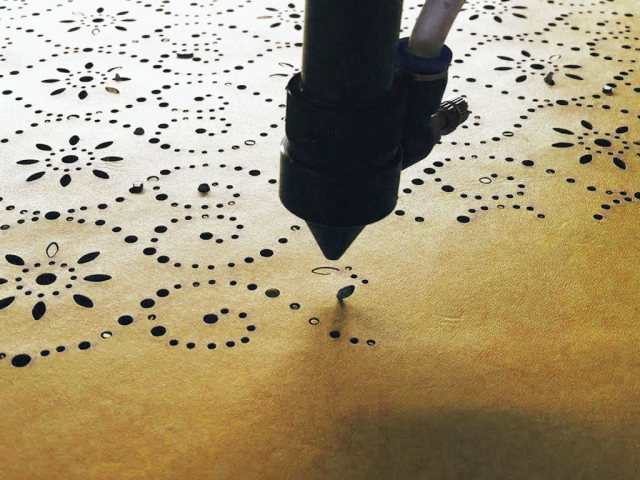 Auto Feeding Laser Cutting Machine for Fabric & Leather Auto Feeding Laser Cutting Machine for Fabric & Leather