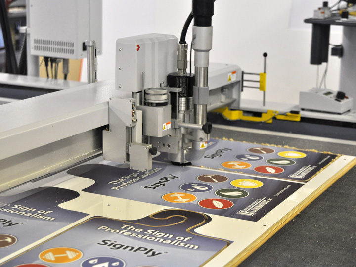 Flatbed Cutting Signs Flatbed Cutting Signs