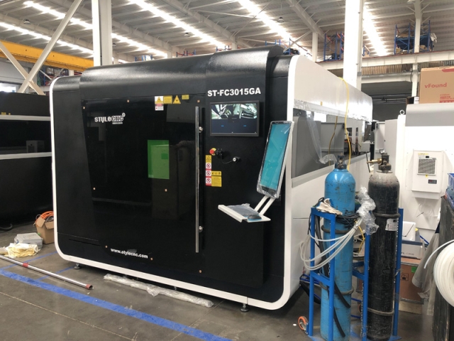 Automatic Precision CNC Fiber Laser Metal Cutter In USA Automatic Precision CNC Fiber Laser Metal Cutter In USA