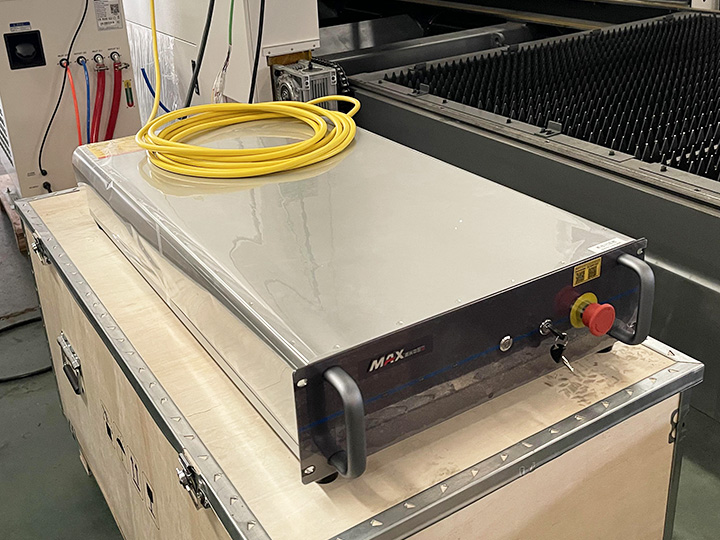 3000W MAX Laser Generator 3000W MAX Laser Generator