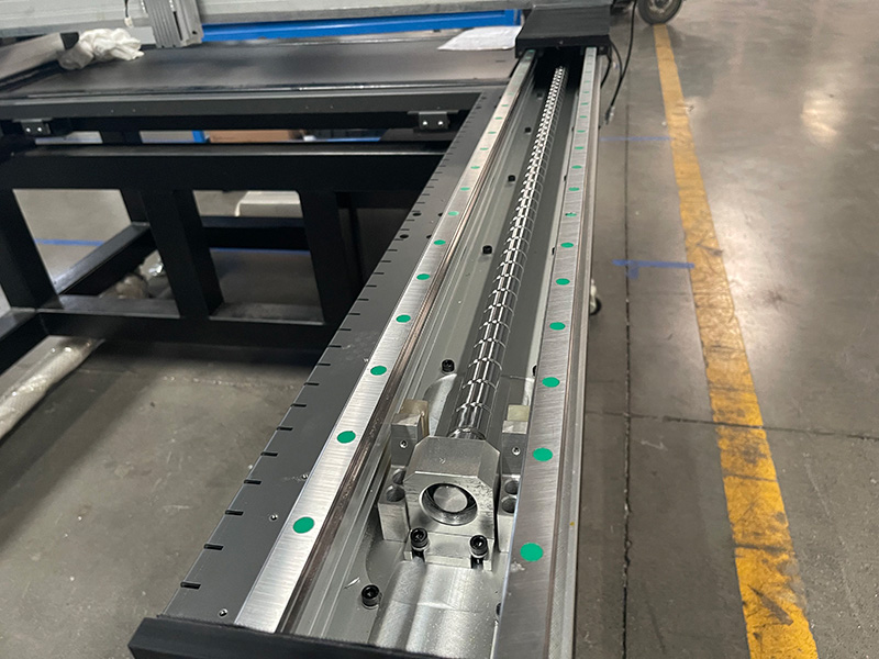 Dual guide rails and grind ballscrew driving Dual guide rails and grind ballscrew driving