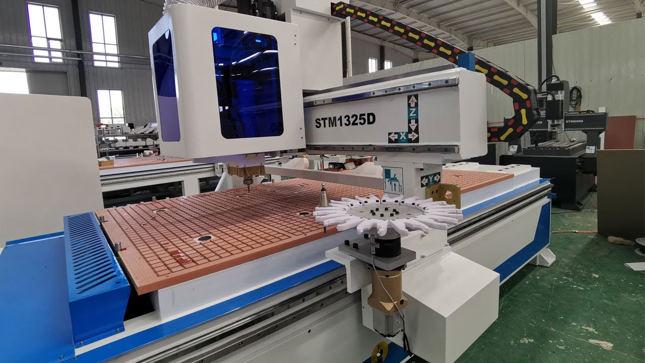 Automatic 4x8 CNC Machine with Tool Changer for Woodworking Automatic 4x8 CNC Machine with Tool Changer for Woodworking